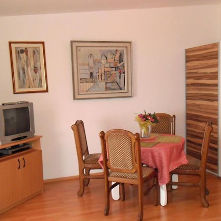 Apartments Kestenovi Dvori オパティヤ エクステリア 写真