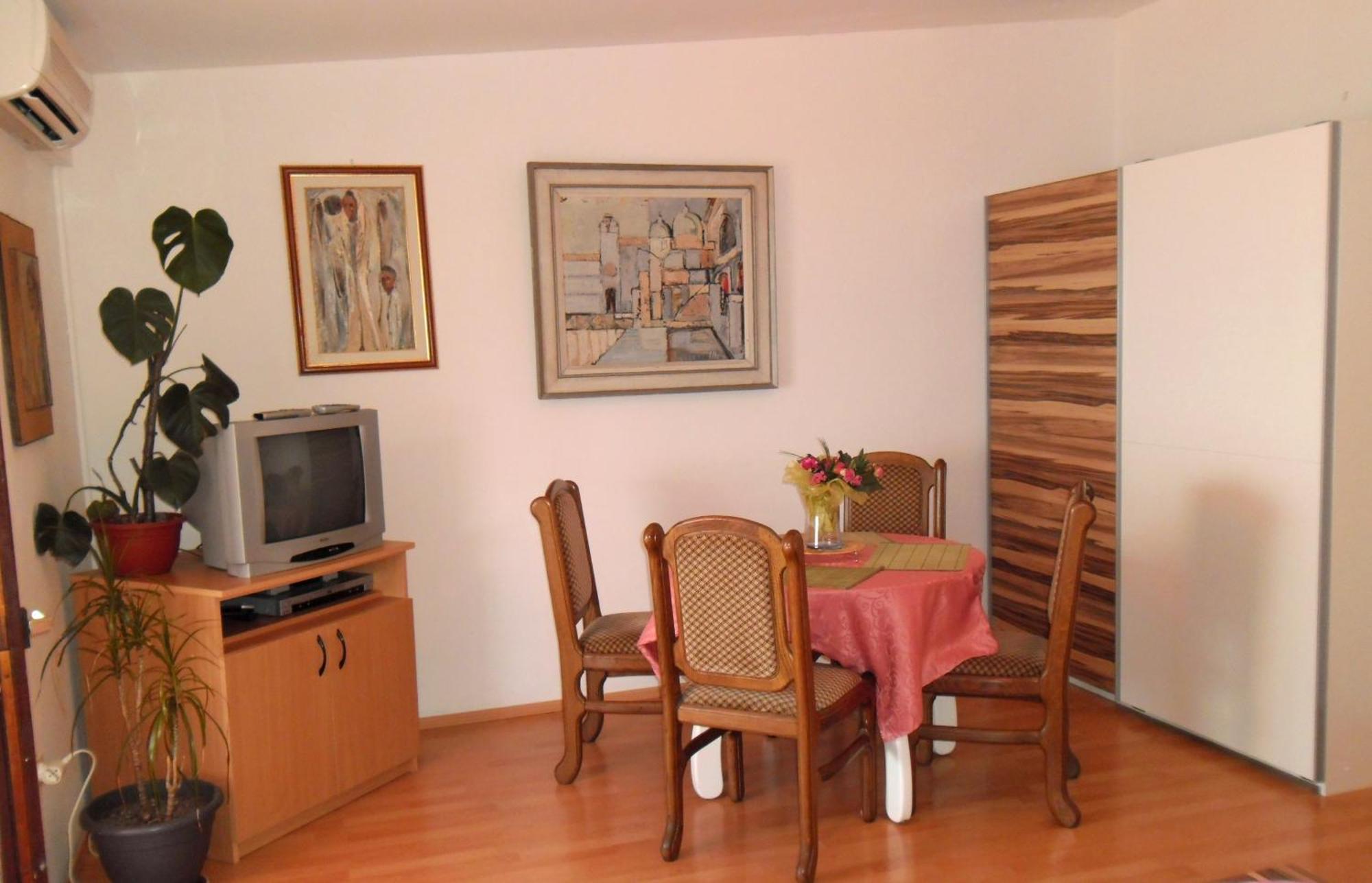 Apartments Kestenovi Dvori オパティヤ エクステリア 写真
