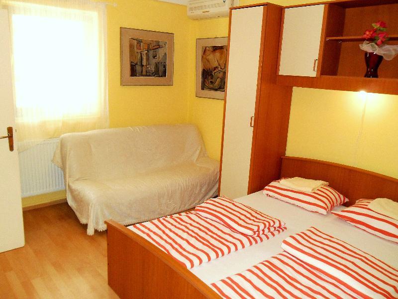 Apartments Kestenovi Dvori オパティヤ エクステリア 写真